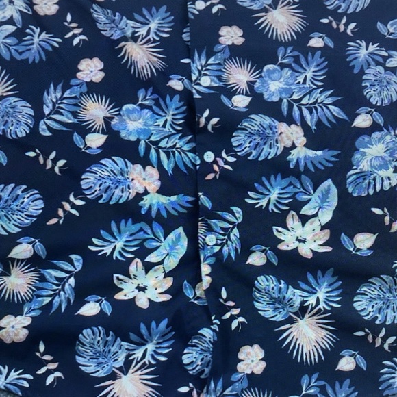 Men's Navy Floral Short-Sleeve Button-Up Shirt - Picture 2 of 4